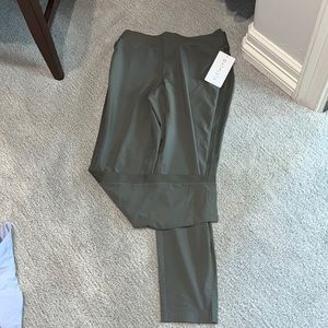 New with tags Athleta Brooklyn Angle Pant. Size 2